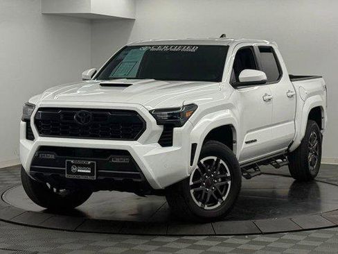 Certified 2024 Toyota Tacoma TRD Sport w/ TRD Sport Upgrade Package image 2