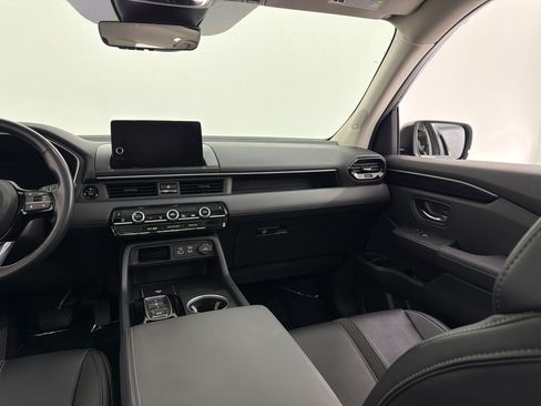 Used 2024 Honda Pilot Touring image 34