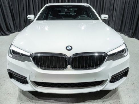 Used 2019 BMW 530i image 2