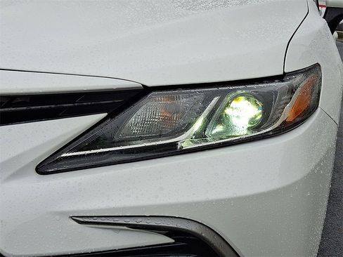 Certified 2022 Toyota Camry LE image 29
