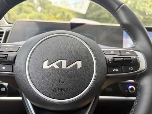 Used 2023 Kia Sportage EX FWD image 29