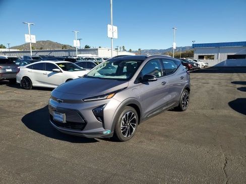 Used 2022 Chevrolet Bolt EUV Premier w/ Sun & Sound Package image 5