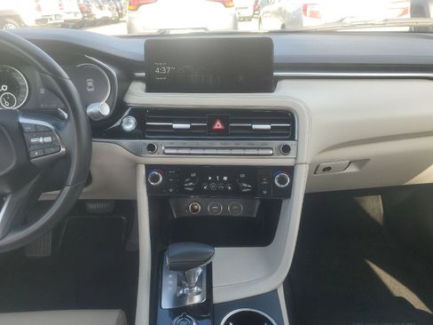 Used 2024 Genesis G70 2.5T RWD image 10