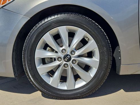 Used 2016 Kia Optima EX w/ Premium Package image 12