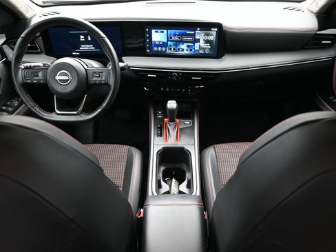 Used 2025 Nissan Kicks SR FWD image 14