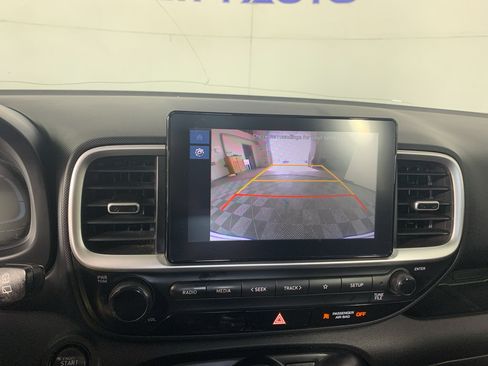 Used 2024 Hyundai Venue SEL FWD image 26