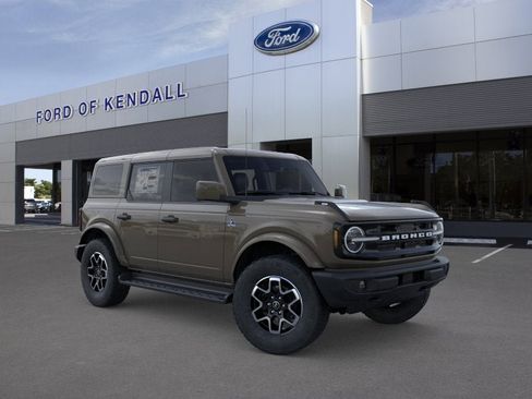 New 2026 Ford Bronco Outer Banks AWD/4WD image 7