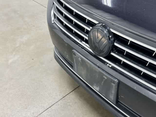 Used 2019 Volkswagen Passat 2.0T Wolfsburg w/ Wheels & Sunroof Package FWD image 30