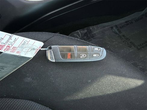 Used 2020 Jeep Renegade Sport image 33