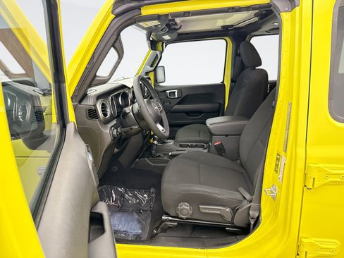 Used 2023 Jeep Wrangler Unlimited Sahara image 10