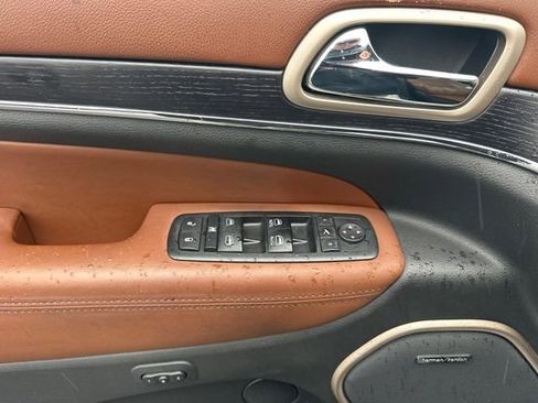 Used 2016 Jeep Grand Cherokee Summit AWD/4WD image 13