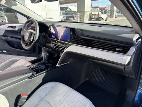 Used 2026 Toyota Camry XLE AWD/4WD image 15