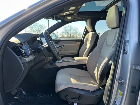 Certified 2025 Volvo XC90 B6 Plus image 19