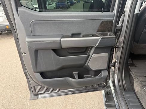 Used 2023 Ford F150 Lariat w/ Trailer Tow Package image 11