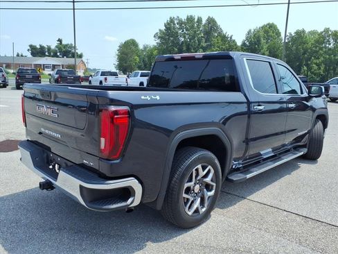 Used 2023 GMC Sierra 1500 SLT w/ SLT Premium Package AWD/4WD image 4