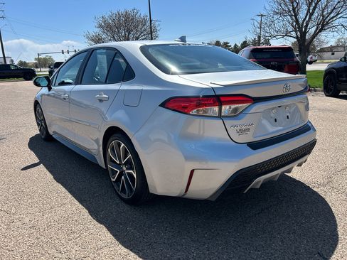 Used 2022 Toyota Corolla SE w/ SE Premium Package image 25
