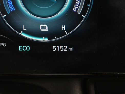 Certified 2025 Hyundai Elantra SEL image 24