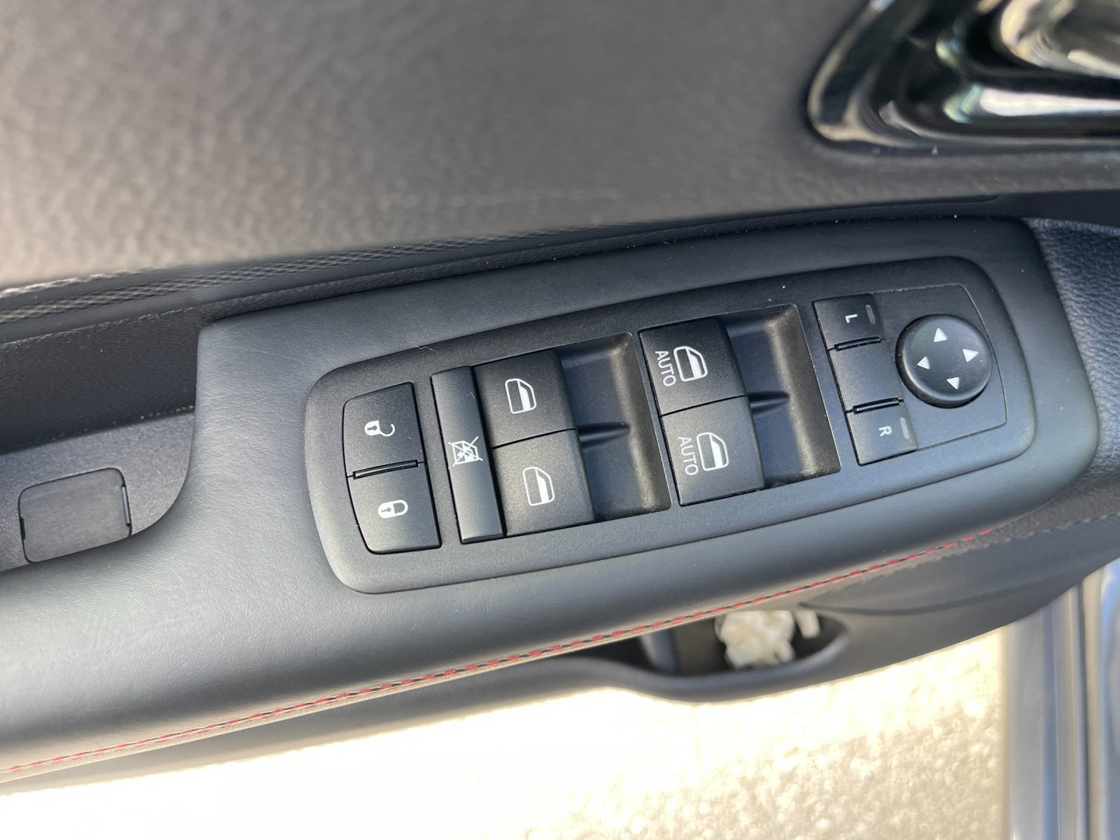 Used 2025 Dodge Durango R/T AWD/4WD image 12