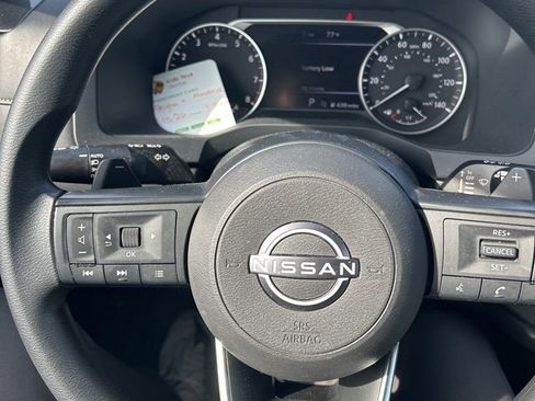 Used 2023 Nissan Pathfinder S image 21