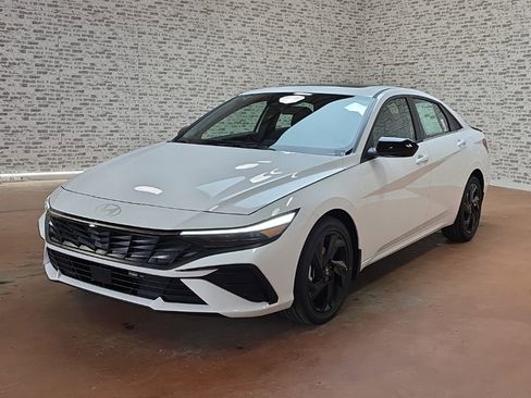 New 2026 Hyundai Elantra SEL Sport image 3