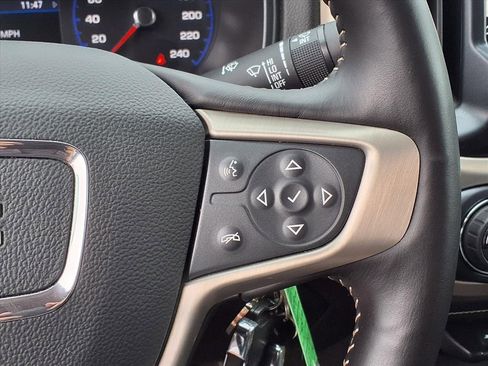 Used 2021 GMC Canyon Denali image 32