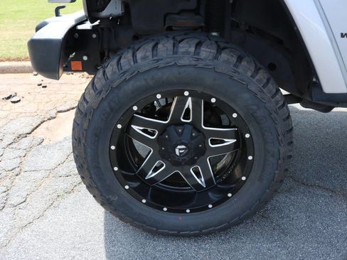 Used 2014 Jeep Wrangler Sport image 12