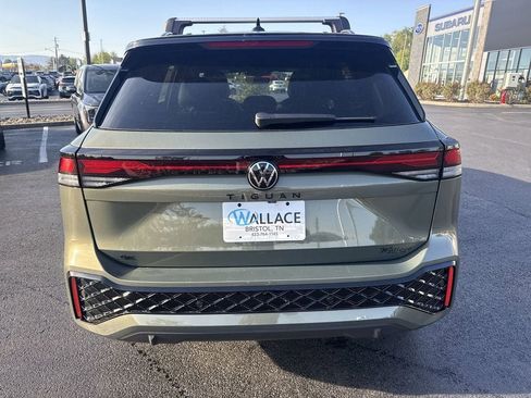 New 2026 Volkswagen Tiguan SE R-Line FWD image 5