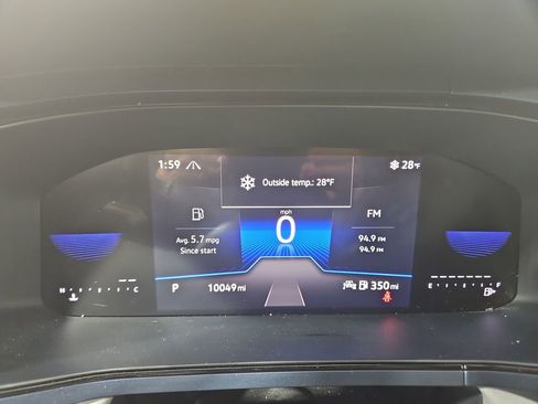 Used 2024 Volkswagen Taos SE image 17