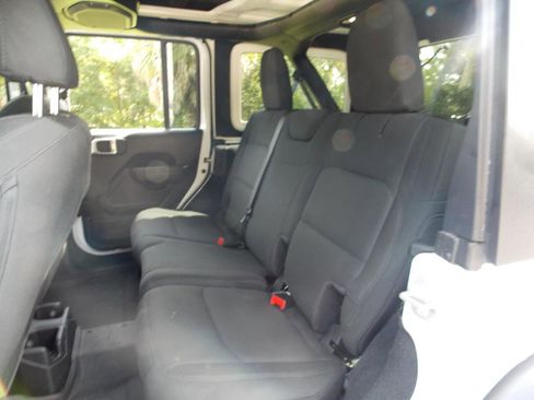 Used 2023 Jeep Wrangler Unlimited Sport AWD/4WD image 17