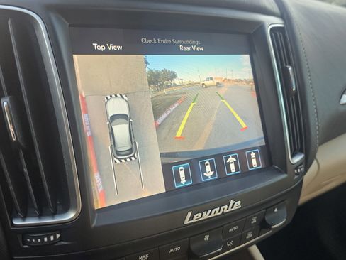 Used 2019 Maserati Levante GranLusso image 44