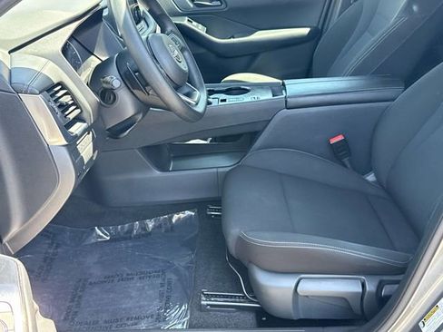 Certified 2024 Nissan Rogue S FWD image 26