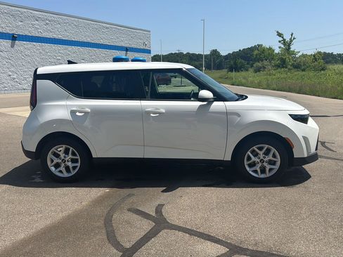 Used 2025 Kia Soul LX w/ LX Technology Package FWD image 6