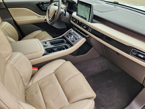 Used 2023 Lincoln Aviator Reserve w/ Equipment Group 201A image 16