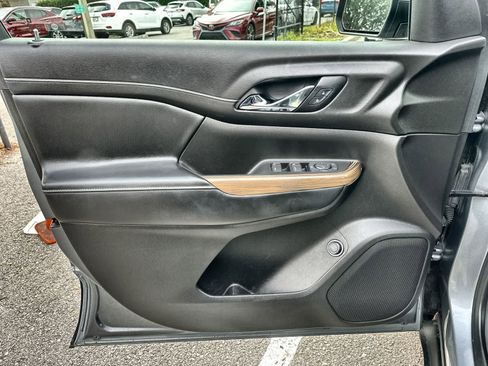 Used 2020 GMC Acadia SLE w/ Driver Convenience Package image 26