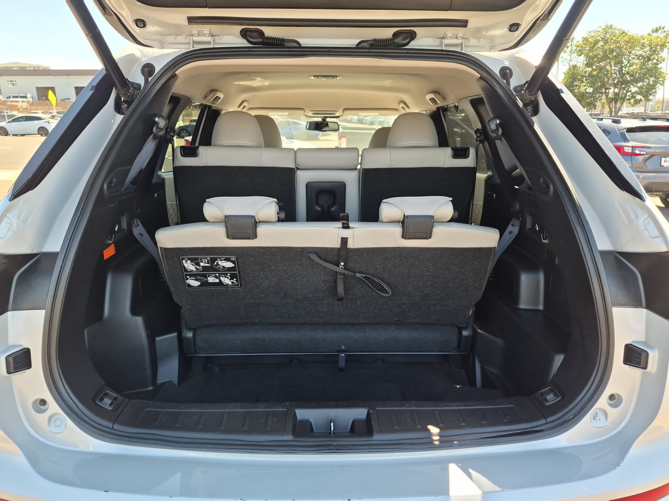 Used 2024 Mitsubishi Outlander SEL AWD/4WD image 23