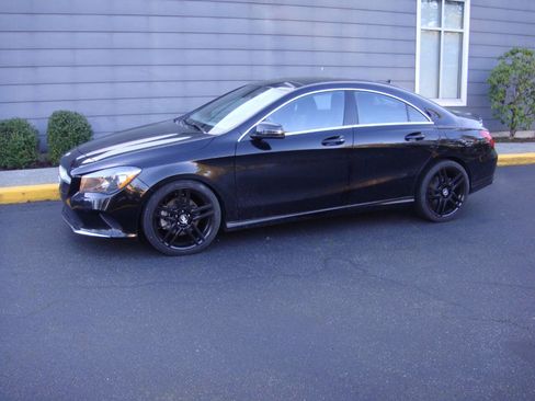 Used 2019 Mercedes-Benz CLA 250 4MATIC image 1