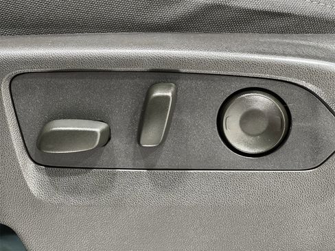 Used 2024 GMC Sierra 1500 Elevation image 12