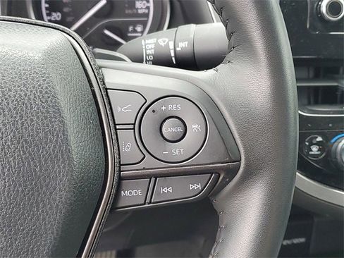 Used 2024 Toyota Camry SE image 12