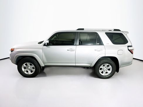 Used 2021 Toyota 4Runner SR5 AWD/4WD image 4