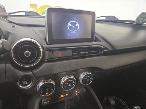 Used 2017 MAZDA MX-5 Miata RF Grand Touring image 19