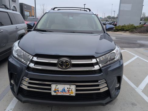 Used 2019 Toyota Highlander Limited w/ Protection Package #3 image 3