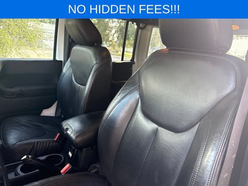 Used 2015 Jeep Wrangler Unlimited Sahara AWD/4WD image 8