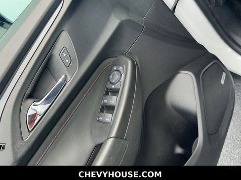 Used 2021 Chevrolet TrailBlazer RS w/ Technology Package FWD image 13