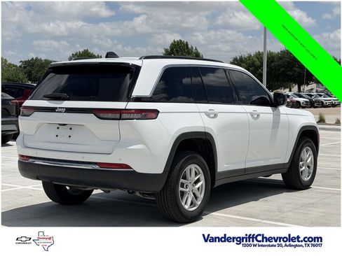 Used 2025 Jeep Grand Cherokee Laredo X RWD image 4