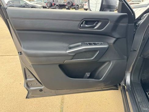 Used 2025 Nissan Pathfinder Rock Creek image 11