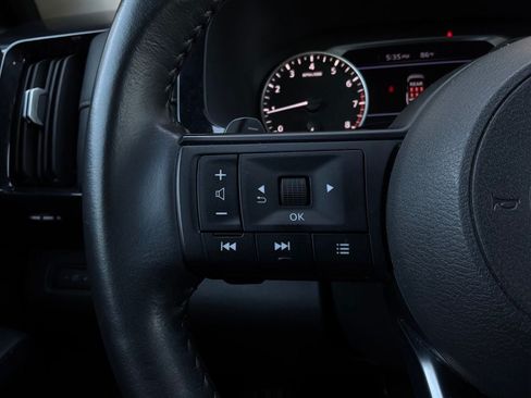 Used 2025 Nissan Pathfinder SV AWD/4WD image 37