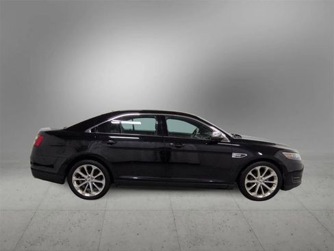 Used 2016 Ford Taurus Limited w/ Equipment Group 301A image 9