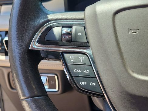 Used 2023 Lincoln Nautilus FWD w/ Premium Package image 24
