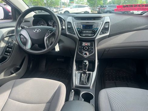 Used 2016 Hyundai Elantra SE FWD image 15