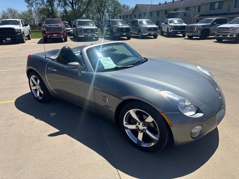 Used 2006 Pontiac Solstice Convertible w/ Premium Package RWD image 15